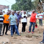 Alex Kande inspecte les travaux de salubrité de la ville de Kananga