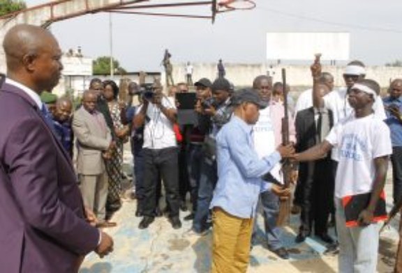 Les miliciens de Kamuina Nsapu signent un pacte de paix avec le Gouvernement National